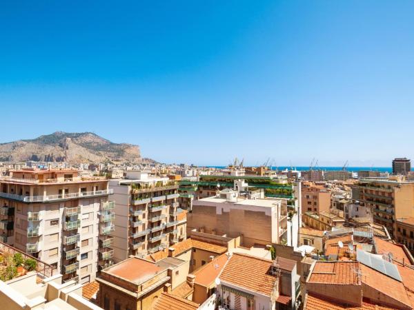 Hotel Politeama : photo 1 de la chambre chambre double deluxe avec balcon