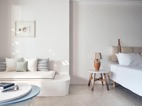 Belvedere Mykonos - Hilltop Rooms & Suites - The Leading Hotels of the World : photo 7 de la chambre suite hilltop supérieure avec jacuzzi privé – vue sur mer