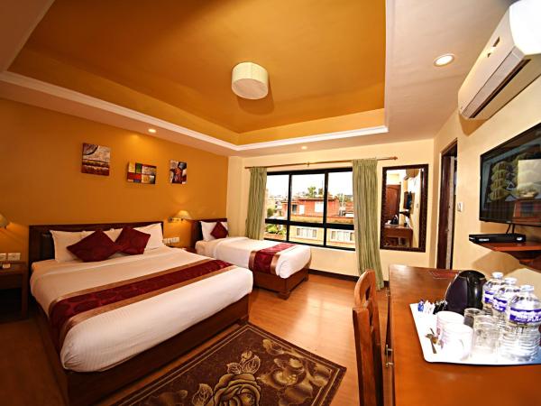 DOM Himalaya Hotel : photo 2 de la chambre chambre familiale deluxe - navette gratuite depuis l'aéroport