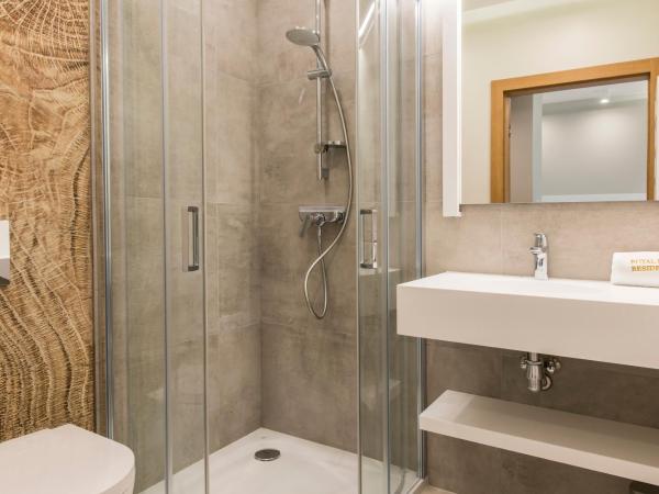 Royal Hill Residence : photo 5 de la chambre studio avec balcon