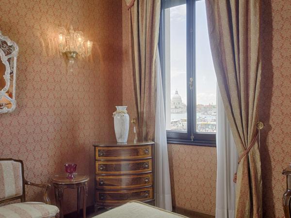 Locanda Vivaldi : photo 2 de la chambre chambre double deluxe - vue sur petit canal