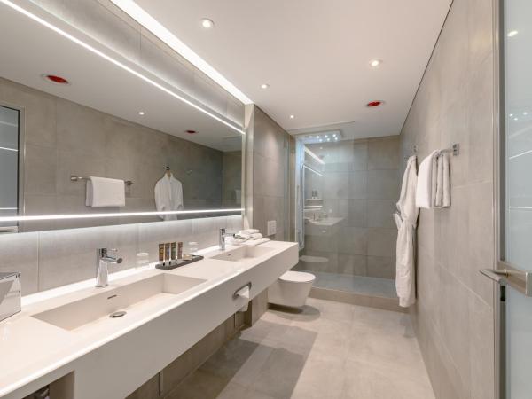 Novotel München Messe : photo 6 de la chambre chambre double exécutive avec canapé-lit