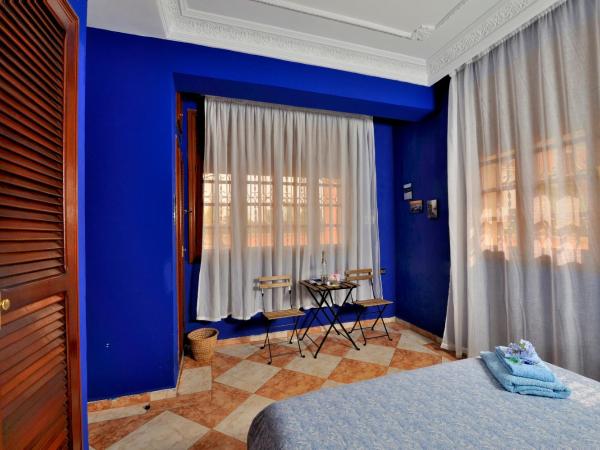 LHOSTEL à Casablanca : photo 3 de la chambre chambre double deluxe avec salle de bains commune