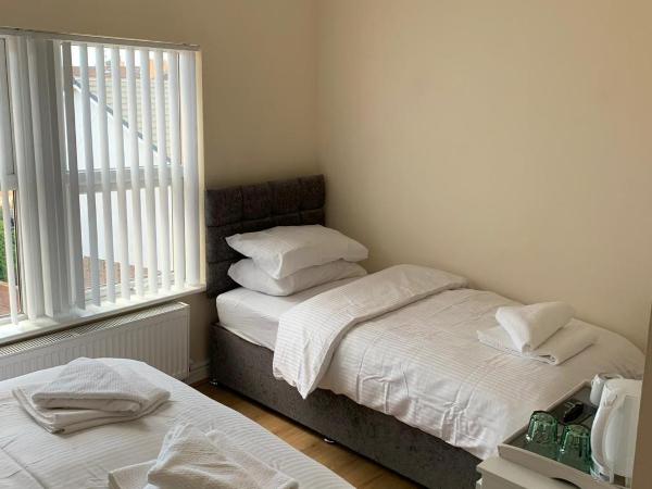 Smeaton serviced Accommodation : photo 8 de la chambre chambre triple standard