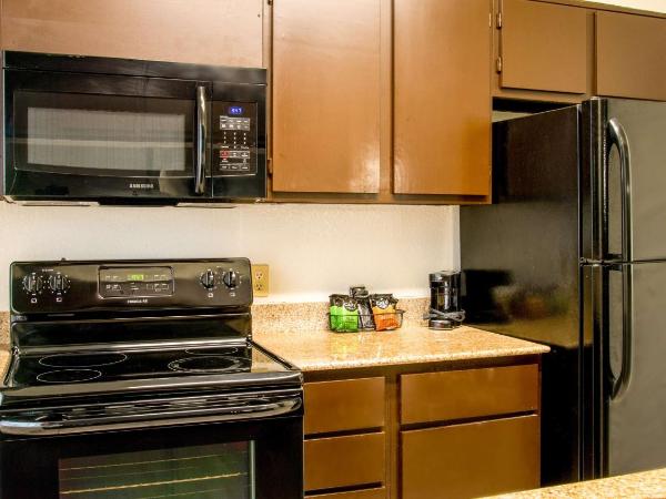 Studio 6-San Antonio, TX - Lackland AFB : photo 4 de la chambre suite lit queen-size - fumeurs