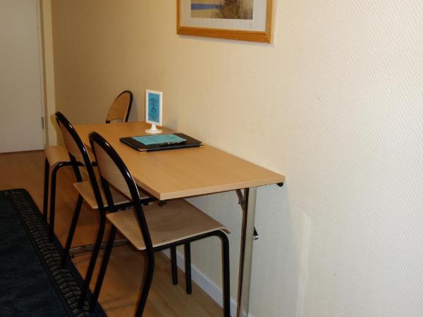 Vandrarhem Svanen : photo 5 de la chambre chambre quadruple Économique avec salle de bains commune