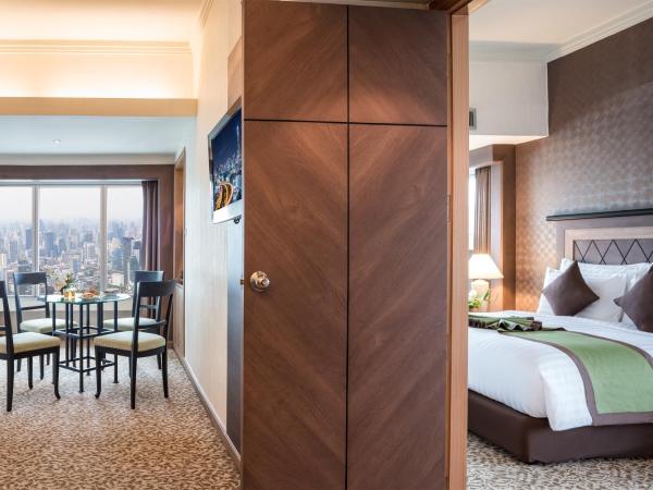 Baiyoke Sky Hotel : photo 4 de la chambre suite supérieure zone standard