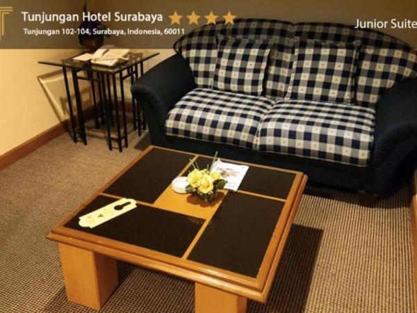 Tunjungan Hotel : photo 4 de la chambre suite junior