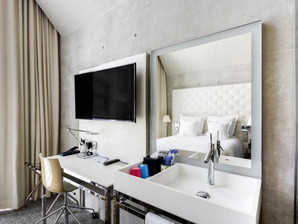 M Social Singapore : photo 5 de la chambre confortable hébergement alcôve lit queen-size