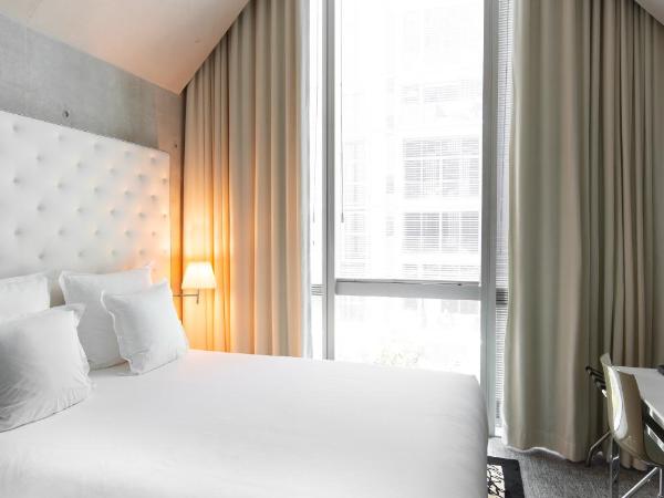 M Social Singapore : photo 4 de la chambre confortable hébergement alcôve lit queen-size