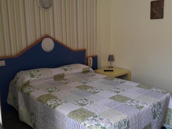 Hôtel des Jacobines : photo 2 de la chambre chambre double standard