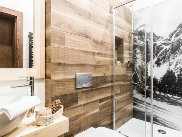 Villa Vita Krupówki : photo 1 de la chambre chambre double