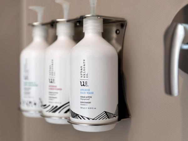 YOTEL Istanbul Airport, City Entrance : photo 5 de la chambre hébergement lit queen-size premium