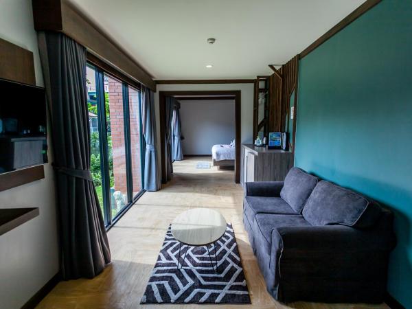 ChaoKoh Phi Phi Hotel and Resort- SHA Extra Plus : photo 5 de la chambre villa de luxe avec vue sur la piscine