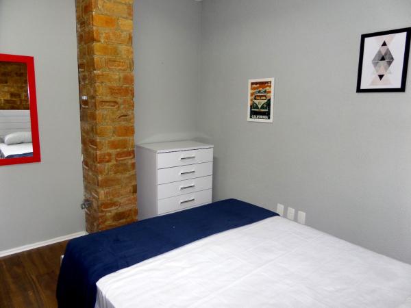 Visto Hostel : photo 5 de la chambre grande chambre double 