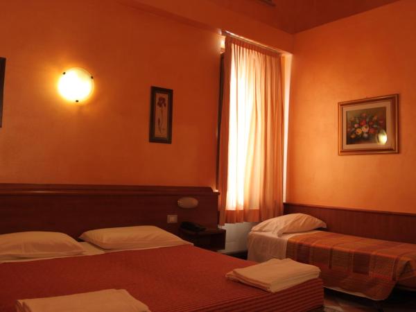 Hotel Antica Fonte : photo 2 de la chambre chambre triple