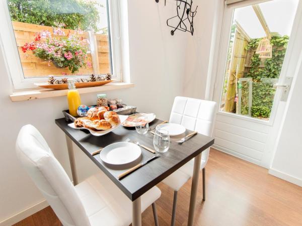 Eindhoven Inn : photo 9 de la chambre chambre double avec salle de bains privative