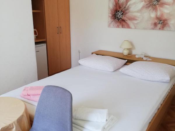 Guest House Mićin : photo 4 de la chambre chambre double avec balcon