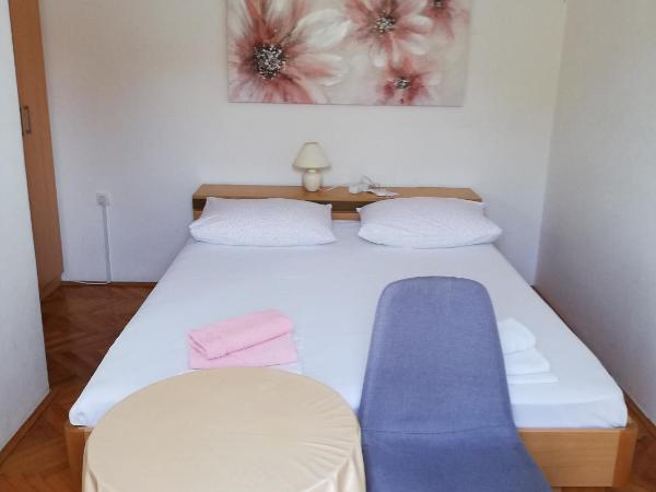 Guest House Mićin : photo 7 de la chambre chambre double avec balcon