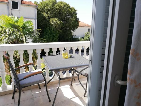 Guest House Mićin : photo 6 de la chambre chambre double avec balcon