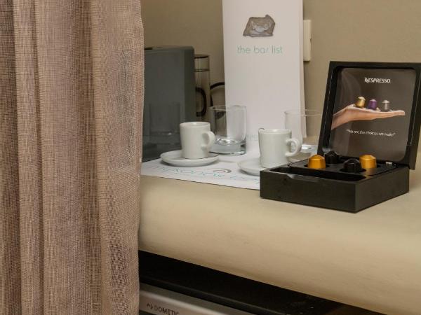 Mykonos Bay Resort & Villas : photo 4 de la chambre résidence supérieure premium avec jacuzzi extérieur - bâtiment annexe