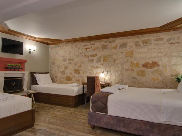 Frontzu Politia : photo 7 de la chambre chambre familiale avec cheminée