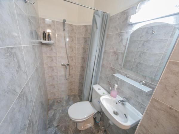 Dar Widad : photo 1 de la chambre chambre double avec salle de bains commune