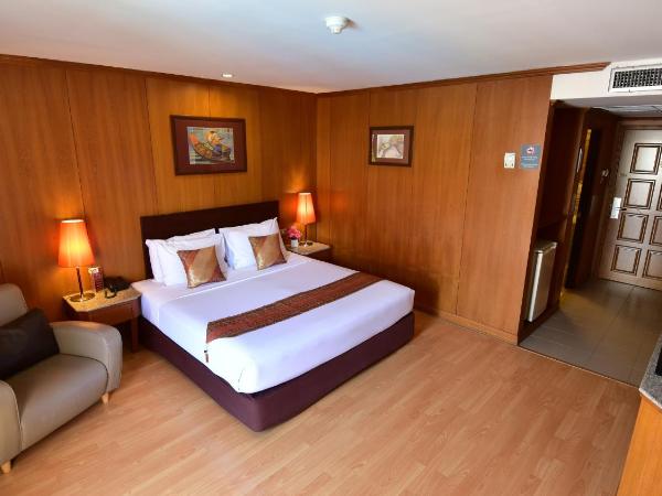 Dynasty Inn Pattaya : photo 8 de la chambre chambre standard lit queen-size
