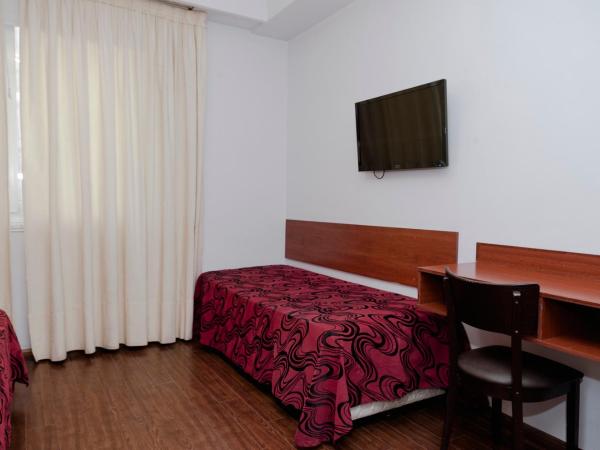 Tucuman Palace Hotel : photo 2 de la chambre chambre triple