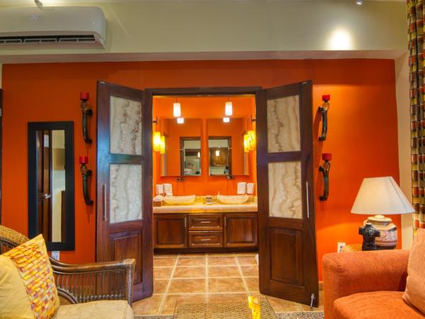 Casa Cupula Luxury LGBT Boutique Hotel : photo 3 de la chambre suite avec jacuzzi - vue sur océan