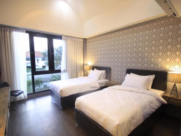 The Nichehome Waterside Living : photo 7 de la chambre chambre lits jumeaux standard - vue sur montagne