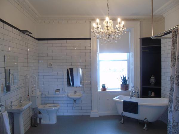 The Warren Belfast : photo 9 de la chambre chambre triple