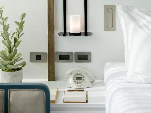 SYN Boutique Hotel : photo 6 de la chambre serene white double room (24 hours room use)