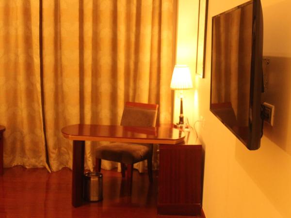 Ramada by Wyndham Jaipur Jaisinghpura : photo 5 de la chambre premium king room (non smoking)