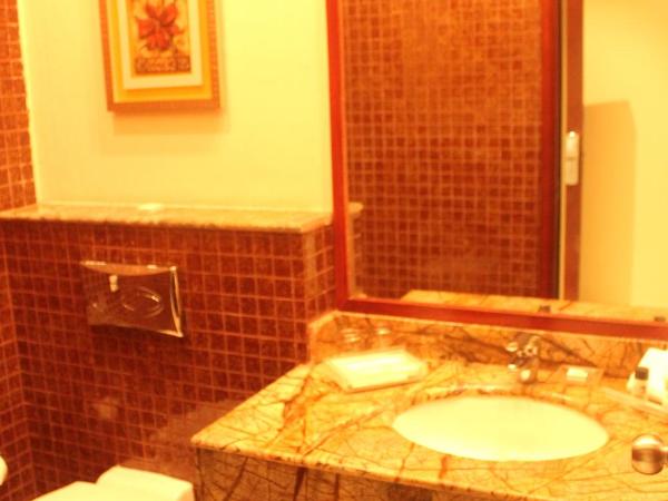 Ramada by Wyndham Jaipur Jaisinghpura : photo 7 de la chambre king suite (non smoking)