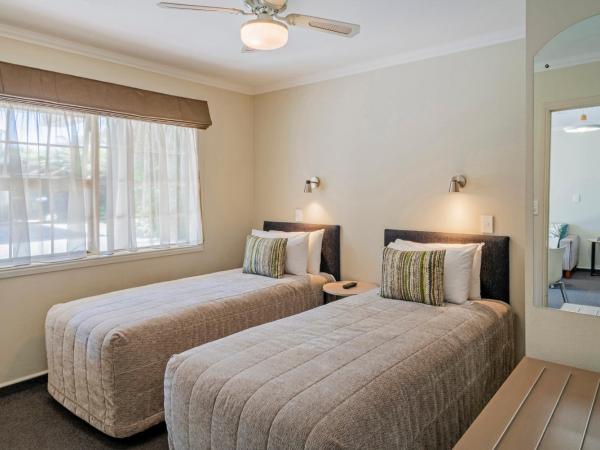 Silver Fern Rotorua Suites & Spa : photo 8 de la chambre family one bedroom suite with spa pool
