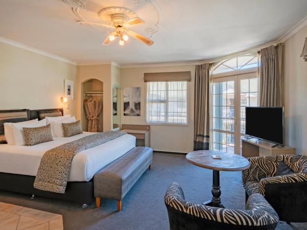 Silver Fern Rotorua Suites & Spa : photo 2 de la chambre suite lune de miel avec piscine spa