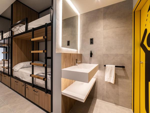 Petit Hostel La Latina : photo 3 de la chambre lit dans dortoir mixte de 4 lits