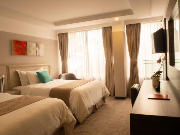 Hotel Marbella : photo 3 de la chambre chambre double avec 2 lits doubles