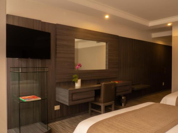 Hotel Marbella : photo 1 de la chambre chambre double avec 2 lits doubles