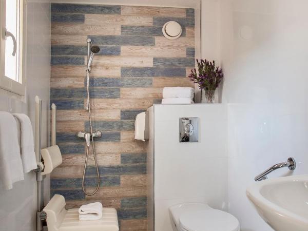 Le Neptune & Spa : photo 6 de la chambre chambre double - vue sur rue - accessible aux personnes à mobilité réduite