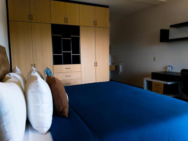 ROOM Hotel & Suites : photo 4 de la chambre suite junior avec terrasse