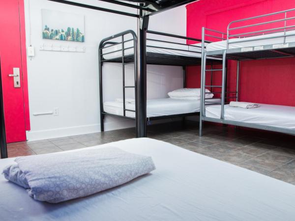 ITH Beach Bungalow Surf Hostel San Diego : photo 3 de la chambre lit dans dortoir mixte de 6 lits