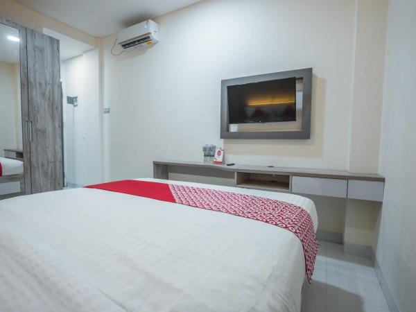 Super OYO 1487 Residence Khoe : photo 3 de la chambre chambre double deluxe