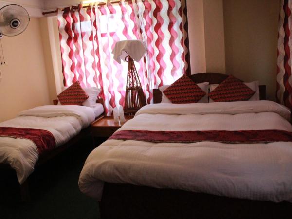 Best Hostel : photo 6 de la chambre chambre familiale avec salle de bains privative