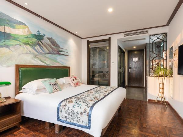 Time Traveller Hotel - Near Tianjin Polar Ocean World, Tianjin Fonte Joy World, 10 minutes drive away from Tianjin Tanggu High-Speed Railway Station, Free ice-cream, mineral water, snacks and laundry service, English communication well : photo 3 de la chambre chambre lit king-size supérieure