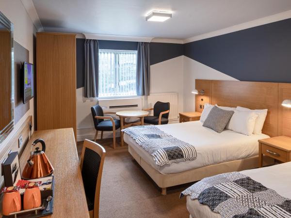 Weetwood Hall Estate : photo 2 de la chambre chambre familiale