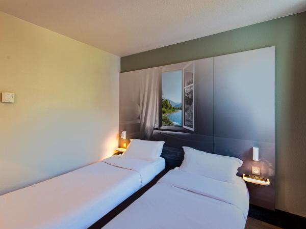 B&B HOTEL Pau Zénith : photo 3 de la chambre chambre lits jumeaux (2 adultes)