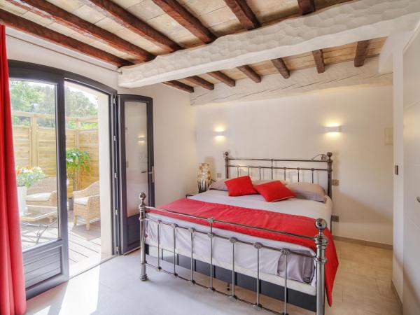 Le Refuge - Gigaro Lodges : photo 1 de la chambre chambre lit king-size