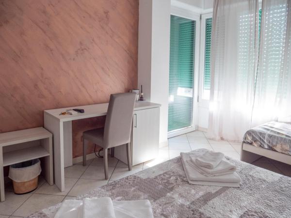 Albachiara Suite Rooms : photo 10 de la chambre chambre double supérieure - vue sur ville